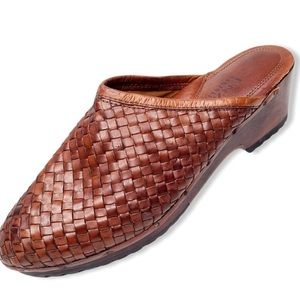 Enzo Angiolini brown woven leather mule size 10m